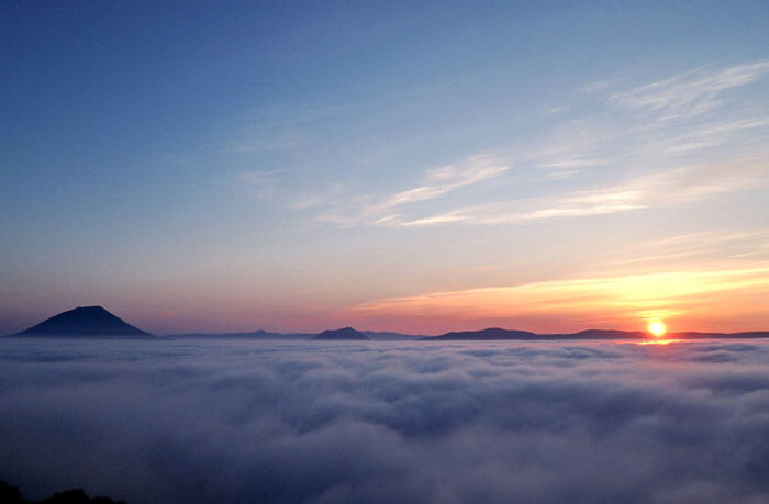 8月迄 ホテルで雲海が見える 北海道洞爺で目覚めとともに楽しむ絶景 リゾ トーヤ