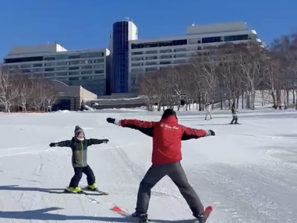 お子様向けプライベートスキー＆スノーボードレッスン
